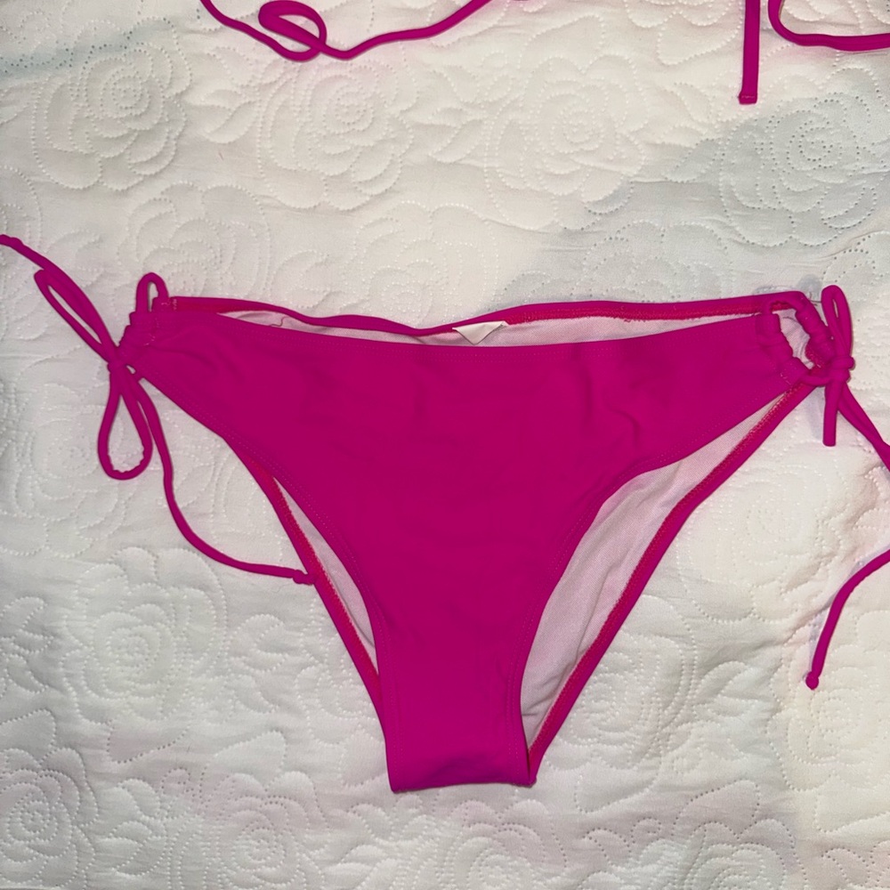 Women’s Pink Triangle Bikini Set - Size Large - Picture 7 of 8